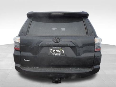 Used 2022 Toyota 4Runner SR5 Premium image 10