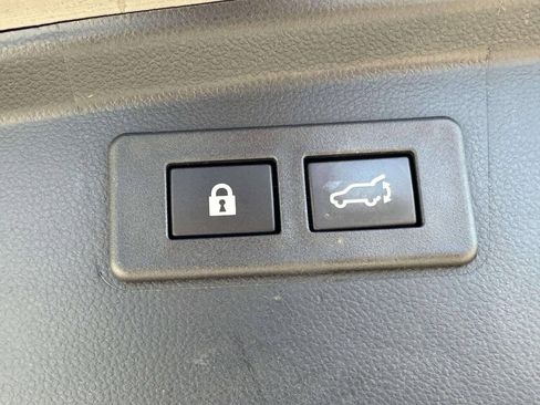 Used 2023 Subaru Outback Premium AWD/4WD image 15