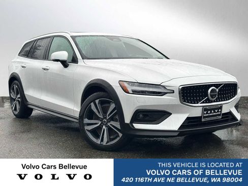 Certified 2025 Volvo V60 B5 Cross Country Plus image 1