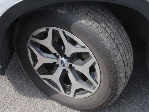 Used 2023 Subaru Forester Premium AWD/4WD image 21