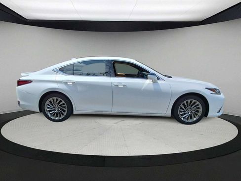 Used 2024 Lexus ES 300h w/ Technology Package FWD image 9