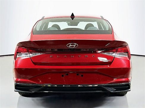 Used 2023 Hyundai Elantra Limited w/ Cargo Package image 6