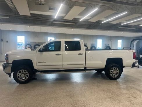 Used 2019 Chevrolet Silverado 2500 LTZ w/ Duramax Plus Package AWD/4WD image 11
