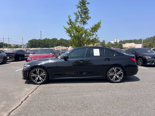 Used 2020 BMW 330i Sedan w/ M Sport Package RWD image 2
