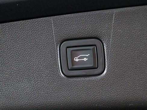 Used 2021 Chevrolet Blazer RS w/ Enhanced Convenience Package FWD image 31