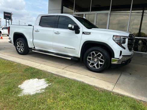 Used 2024 GMC Sierra 1500 SLT RWD image 2