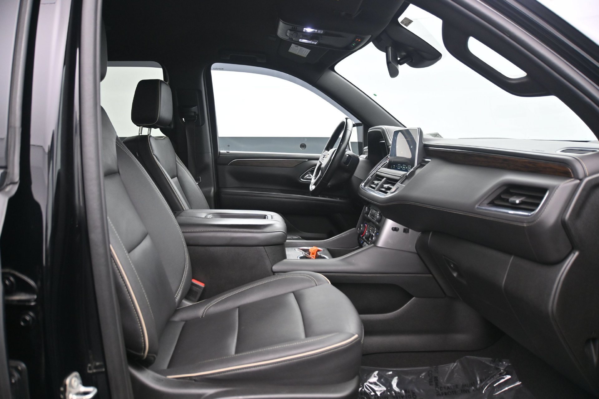 Used 2023 Chevrolet Suburban Premier AWD/4WD image 13