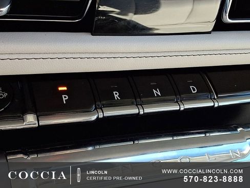 Certified 2025 Lincoln Aviator AWD image 16