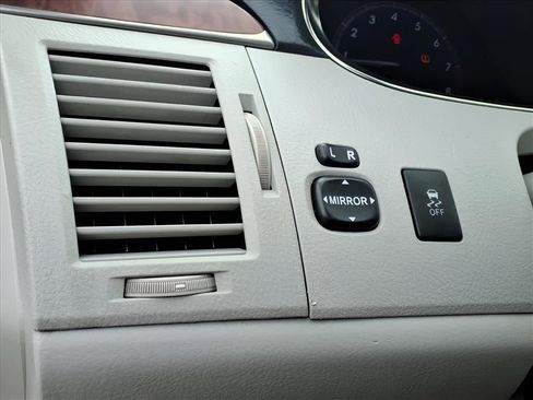 Used 2012 Toyota Avalon image 23