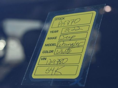 Used 2022 Jeep Wrangler Unlimited Sahara image 34