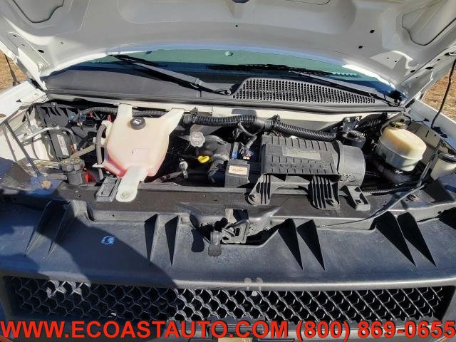 Used 2014 Chevrolet Express 2500 Extended RWD image 5