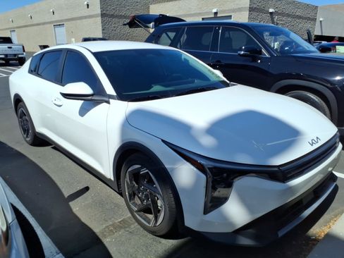 Used 2025 Kia K4 EX FWD image 2