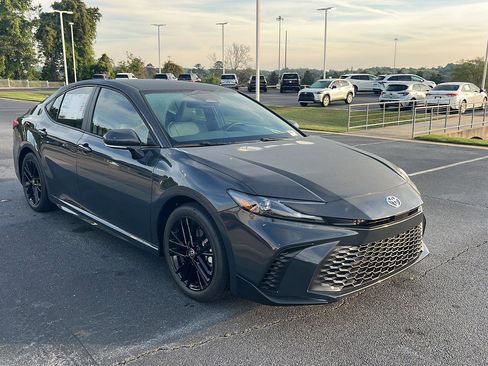 New 2026 Toyota Camry SE image 8