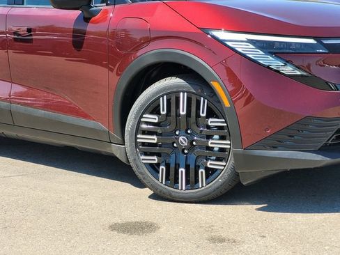 New 2026 Nissan Leaf Platinum+ w/ Cargo Package (Platinum+) FWD image 2
