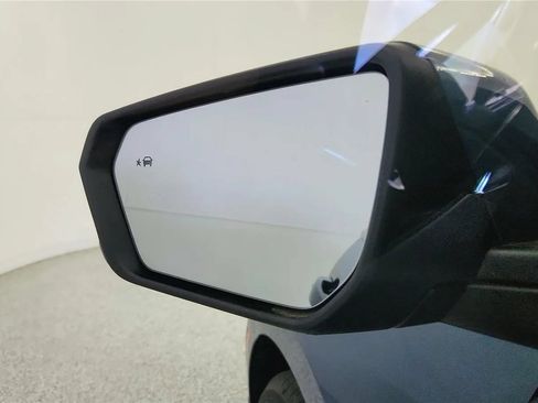 Used 2024 Chevrolet Equinox LT FWD image 16
