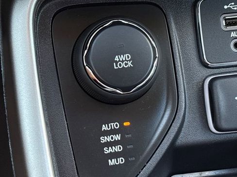Used 2021 Jeep Compass Latitude AWD/4WD image 17