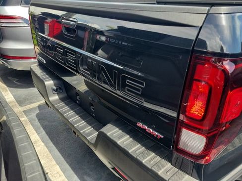 Used 2025 Honda Ridgeline Sport image 3