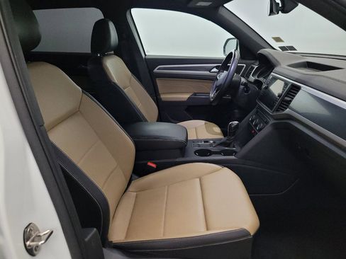 Used 2021 Volkswagen Atlas Cross Sport SE FWD image 21