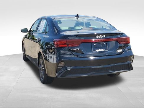 Used 2023 Kia Forte LXS FWD image 4