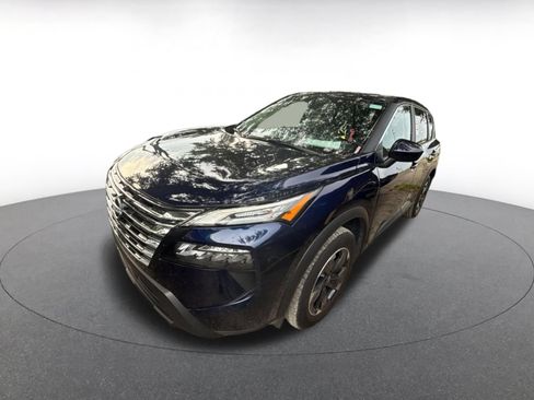 Used 2025 Nissan Rogue SV AWD/4WD image 3