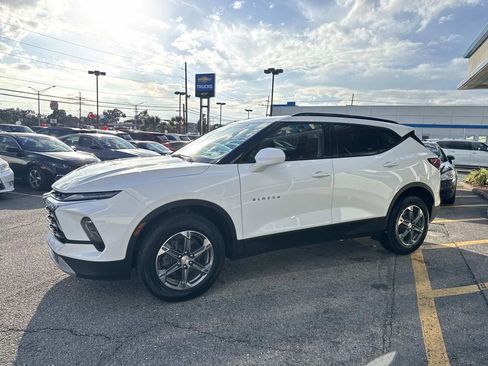 Certified 2023 Chevrolet Blazer LT w/ Convenience Package image 4