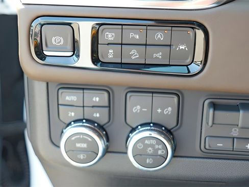 New 2026 GMC Yukon XL Denali Ultimate w/ LPO, Illumination Package image 18