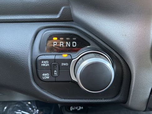 Used 2024 RAM 2500 Big Horn AWD/4WD image 36