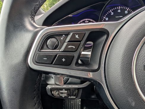 Used 2022 Porsche Cayenne AWD/4WD image 28