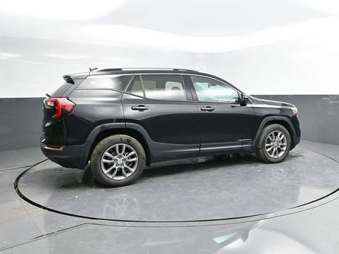 Used 2024 GMC Terrain SLT AWD/4WD image 2