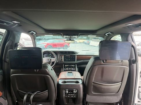 Used 2024 GMC Yukon Denali Ultimate AWD/4WD image 42