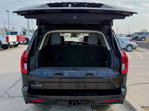 Used 2025 Ford Expedition Active image 19