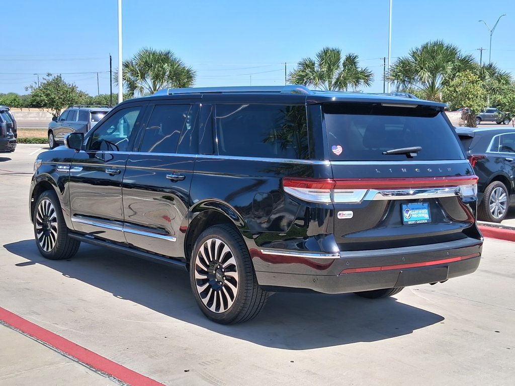 Used 2023 Lincoln Navigator L Black Label AWD/4WD image 4