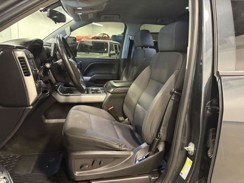 Used 2018 Chevrolet Silverado 1500 LT w/ All Star Edition AWD/4WD image 9