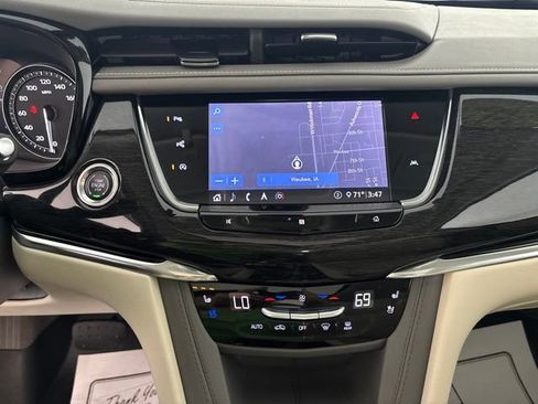 Used 2020 Cadillac XT6 Premium Luxury AWD/4WD image 6