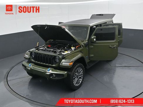 Used 2024 Jeep Wrangler High Altitude AWD/4WD image 52