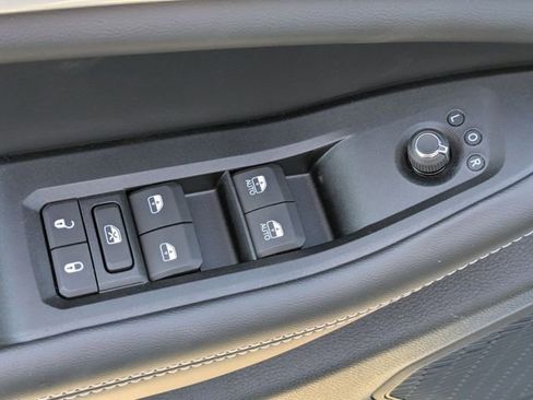 New 2025 Jeep Grand Cherokee L Limited image 11