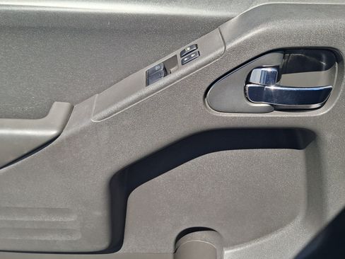 Used 2019 Nissan Frontier SV RWD image 16