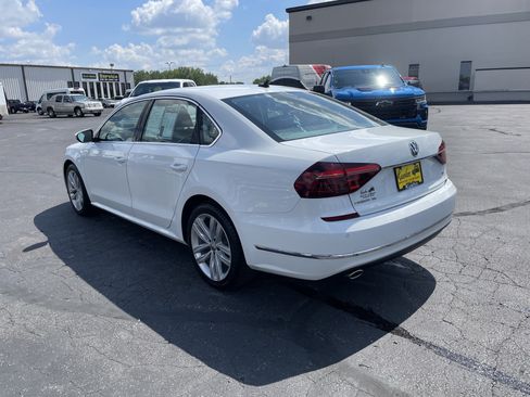 Used 2018 Volkswagen Passat 2.0T SE FWD image 6