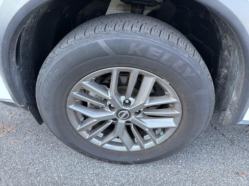 Used 2024 Nissan Rogue S AWD/4WD image 10