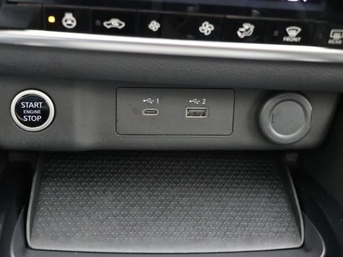 Used 2023 Nissan Rogue SV w/ SV Premium Package image 25