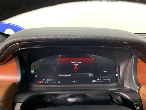 Used 2020 Lincoln Aviator Reserve w/ Equipment Group 201A AWD/4WD image 23