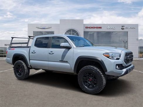 Used 2020 Toyota Tacoma TRD Off-Road AWD/4WD image 1