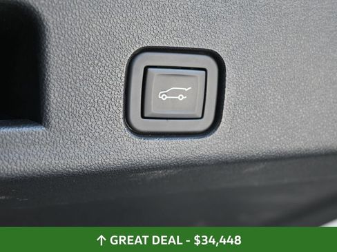 Used 2024 Chevrolet Traverse LT AWD/4WD image 22