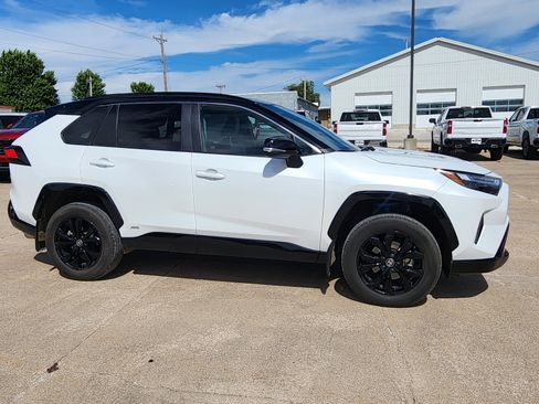 Used 2024 Toyota RAV4 XSE w/ Weather Package AWD/4WD image 4