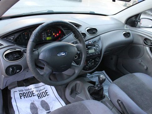 Used 2004 Ford Focus LX FWD image 23