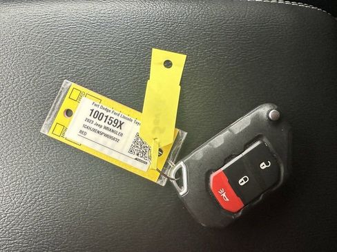 Used 2023 Jeep Wrangler Unlimited Sahara AWD/4WD image 42