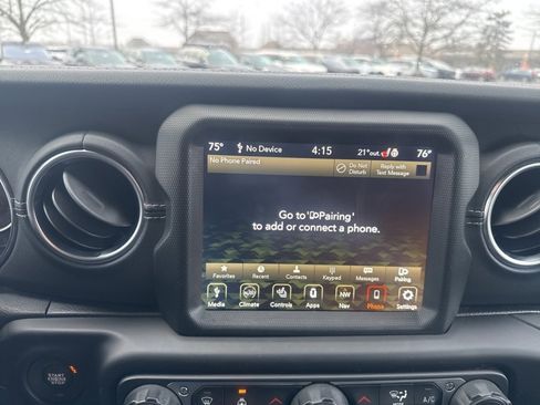 Used 2021 Jeep Wrangler Unlimited Sahara image 23