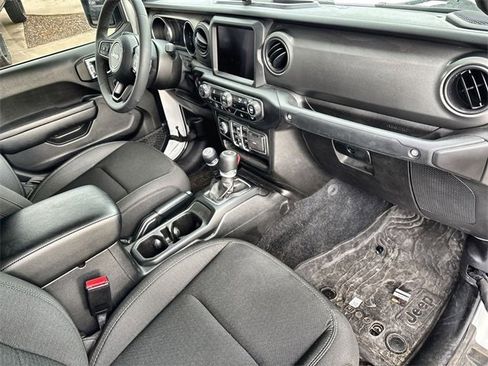 Used 2023 Jeep Gladiator Willys image 23
