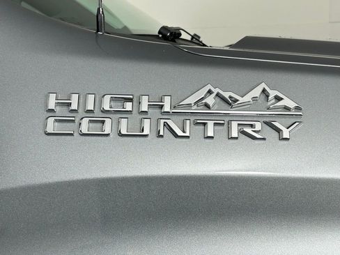 Used 2020 Chevrolet Silverado 1500 High Country image 9