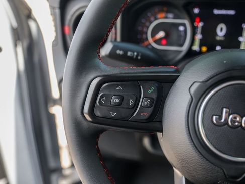 Used 2024 Jeep Wrangler Unlimited Rubicon w/ Convenience Group image 14